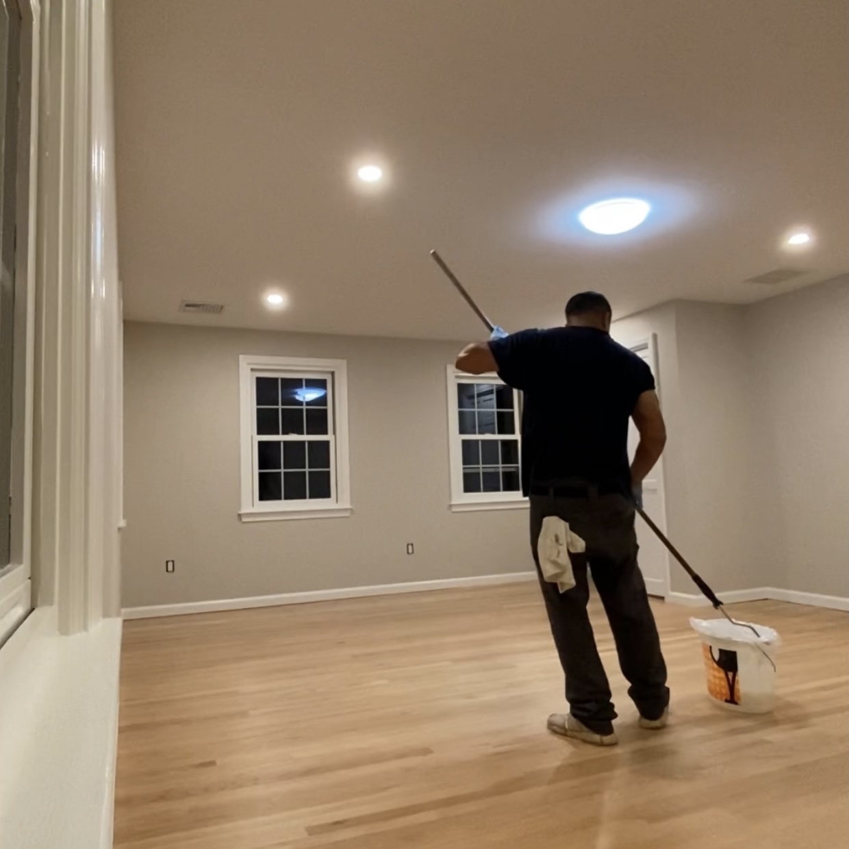 How to Choose the Right Polyurethane for Hardwood Floors: A Guide by ...